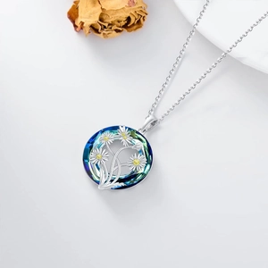 Elegante collana a margherita con ciondolo in cristallo sfumato blu-verde su catena argento