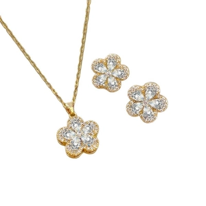 Ensemble élégant collier et boucles d'oreilles fleur de cerisier doré avec zircons