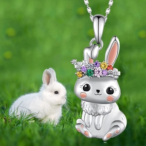 Schattige Legering Konijn Hanger Ketting Met Kleurrijke Kristallen Bloemenkrans Verzilverd Cartoon Dier Sieraden Voor Vrouwen Meisjes