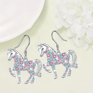 Pendientes brillantes con forma de caballo, cristales de colores y ganchos plateados