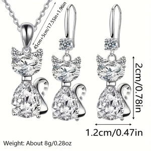 Detailansicht Katzen Schmuckset mit Halskette und Ohrringen mit lila Kristallsteinen