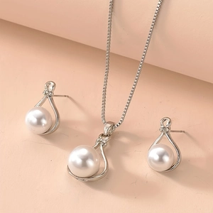 Parure de bijoux élégante en argent avec perles, collier goutte et boucles d'oreilles