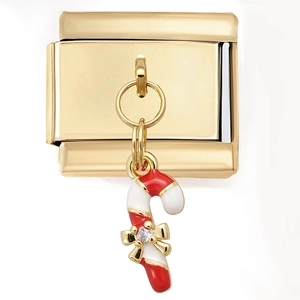 Détail du maillon doré modulaire avec breloque sucre d'orge en émail rouge et blanc et cristal