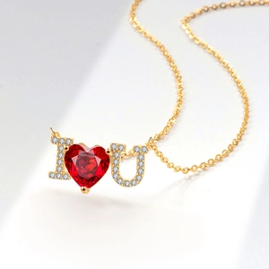 S925 Silberkette in Gold mit rotem Herz-Edelstein und funkelndem I Love You Anhänger