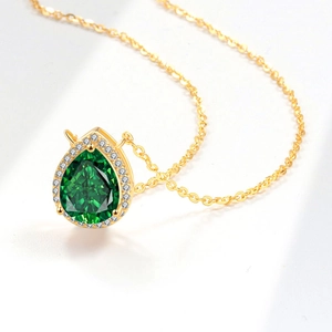 Elegant S925 sterling silver pear cut emerald pendant necklace with gold halo setting