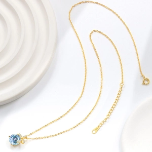 Elegante S925 zilveren ketting met lichtblauwe edelsteen en fijne gouden ketting