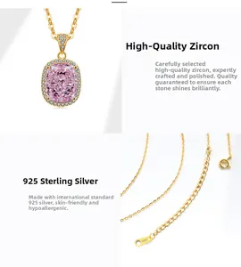 Détail du poinçon S925 sur collier en argent doré avec pendentif zircon rose