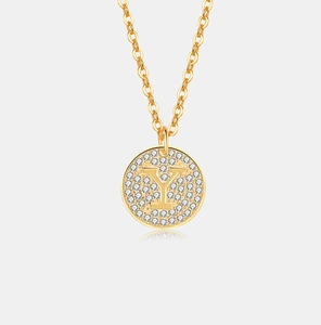Detail van de s925 zilveren gouden ketting met zirkonia geplaveide letter Y hanger