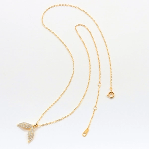 Elegant 925 sterling silver gold plated necklace with zircon pavé fishtail pendant