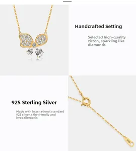 Macro detail van een vlinderhanger van 925 sterling zilver met zirkonia en S925 stempel