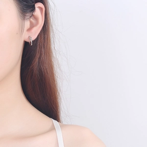 Minimalistische S925 sterling zilveren knoop oorringen voor dames met gepolijste zilver