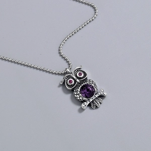 Vintage Eulen-Halskette aus 925er Sterlingsilber mit lila Kristall und Antik-Finish