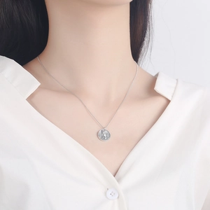 Antike S925 Sterlingsilber Münzkette mit betenden Händen und kunstvoller Gravur für Damen