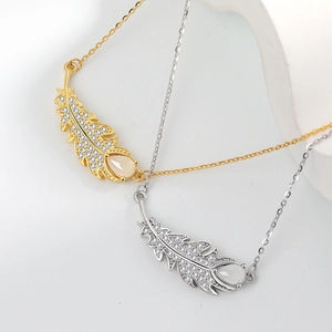 Elegant S925 sterling silver leaf pendant necklaces with sparkling cubic zirconia inlay