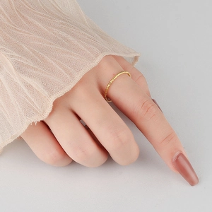 Minimalist S925 sterling silver ring with hammered texture and elegant gold finish