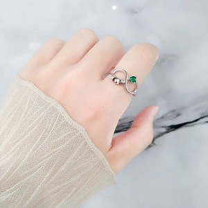 S925 sterling silver infinity ring with green heart stone and spinning beads for anxiety