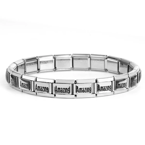 Details des silbernen Edelstahl-Bettelarmbands mit Amazing-Gravur auf den Gliedern