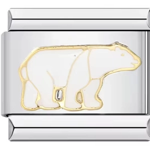 Nahaufnahme eines Eisbär-Charms mit goldenem Rand und Emaille auf Edelstahl-Basis