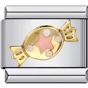 Detail eines italienischen Charm-Glieds mit goldenem Bonbon und rosa Stern auf Edelstahl