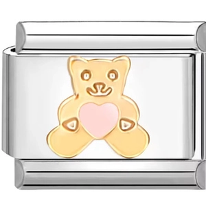 Detail eines Edelstahl-Charms mit goldenem Bären und rosa Herz für modulare Armbänder