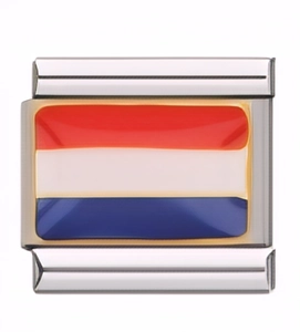 Makroaufnahme der 9mm Italian Charm Glied mit rot-weiß-blauer Emaille-Flagge