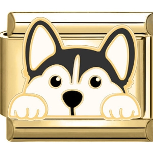 Makro-Detail des goldenen Edelstahl-Charms mit süßem Husky-Hund aus Emaille-Dekor