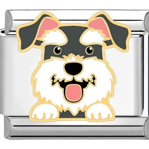 Makroaufnahme eines Edelstahl-Charms mit buntem Emaille-Motiv eines Schnauzer-Hundes