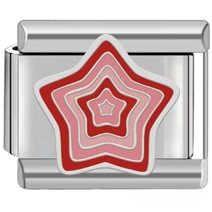 Makroaufnahme von silbernem Edelstahl-Charm mit rot-rosa emailliertem Stern-Detail
