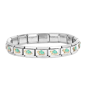 Detail eines italienischen Modular-Armbands mit vergoldeten Schildkröten und Stahlstempel