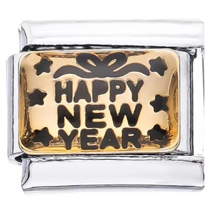Nahaufnahme eines italienischen Armband-Glieds mit Happy New Year-Text und Gold-Schleife