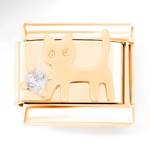 Detailaufnahme des italienischen Armbandglieds in Roségold mit Katzenmotiv und Zirkonia