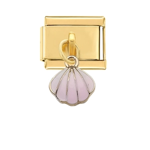 Gros plan détaillé d'un maillon modulaire doré avec pendentif coquillage en émail rose