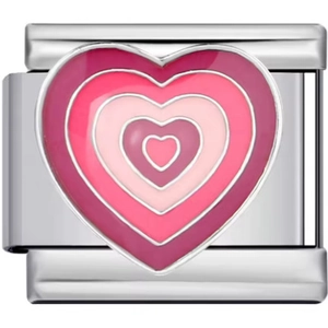 Détail du maillon de bracelet en acier inoxydable avec motif cœur en émail rose dégradé