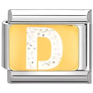 Detalle de dije italiano para pulsera con letra D dorada e incrustación de purpurina