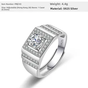 Detail eines Herrenrings aus S925 Sterlingsilber mit einem 1-Karat-Rundschliff-Zirkonia