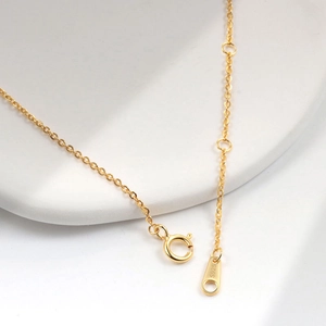 Elegante S925 Sterling Silber Fächer-Halskette mit funkelnden Diamanten in Gold-Finish