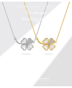 Detailaufnahme der S925 Sterlingsilber Kleeblatt Halsketten mit Perlmutt und Zirkonia