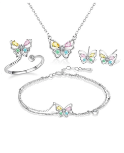 Nahaufnahme eines 925 Silber Schmucksets mit bunten Zirkonia Schmetterlingsdesigns