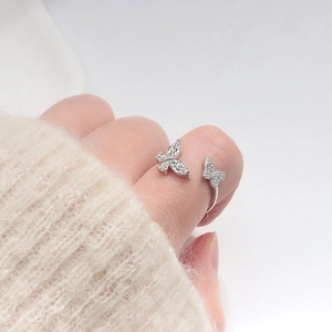 Anello farfalla regolabile in argento S925 con scintillanti pietre di zircone cubico