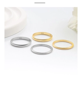 Detailansicht stapelbarer S925 Sterlingsilber Ringe in Gold und Silber Ausführung