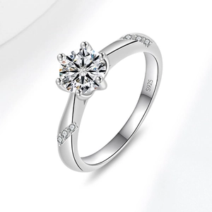 Bague élégante en argent S925 avec serti à six griffes et grosse moissanite ronde brillante