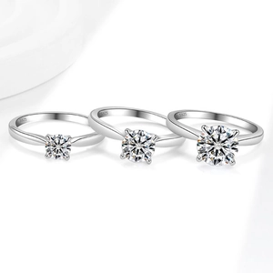 Bagues classiques en argent sterling S925 et moissanite en trois tailles avec griffes