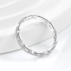 Minimalist S925 sterling silver chain link ring featuring sparkling white cubic zirconia pavé