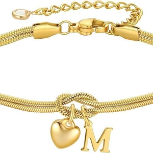 18K vergulde dubbele slangenarmband met hartvormige en letter M bedeltjes