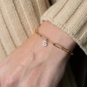 Pulsera de cadena de clip dorada con colgante de letra S y circonitas para mujer