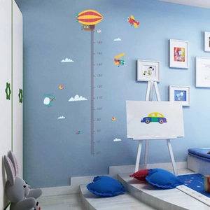 Detailed wall sticker featuring colorful hot air balloons and airplanes for height measurement
