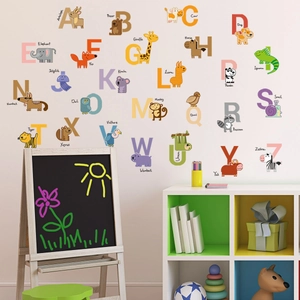 Alfabet muurstickers met kleurrijke dierenillustraties voor vroege educatie van kinderen