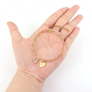 Elegante vergulde parelarmband met hartvormige hanger letter R en zirkoon voor dames