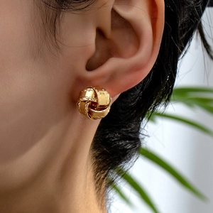 Orecchini a Bottone Vintage Oro Nodo Torsione Ferro Galvanizzato Geometrici Orecchini Nodo per Donna Elegante Gioielli Regalo