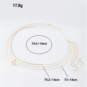 Chaîne de taille dorée à trois couches avec pendentifs cœur et mesures précises